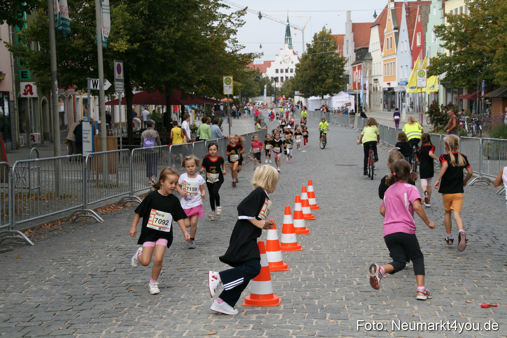 0133 Stadtlauf Neumarkt Bambinilaeufe 200909